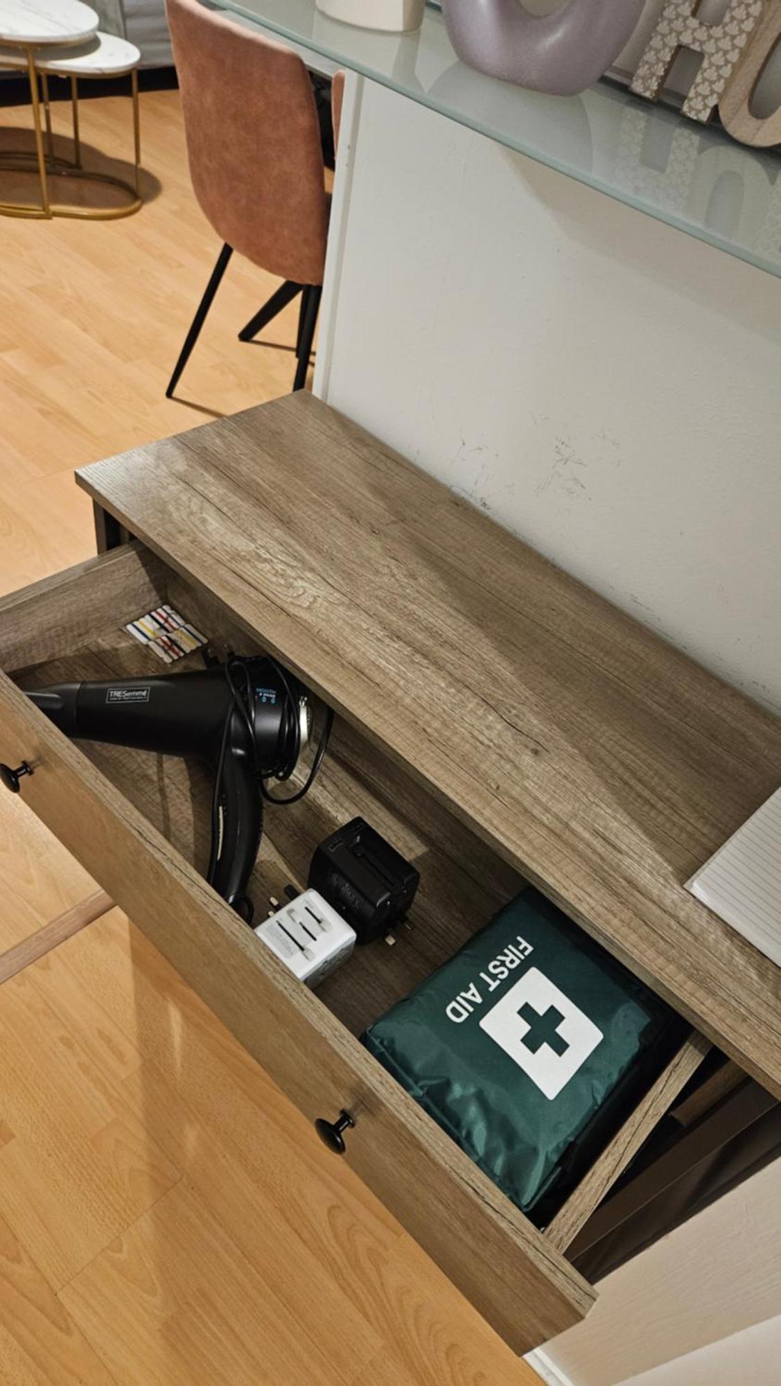 לונדון Bright And Spacious One Bedroom Apparment, Free Parking מראה חיצוני תמונה