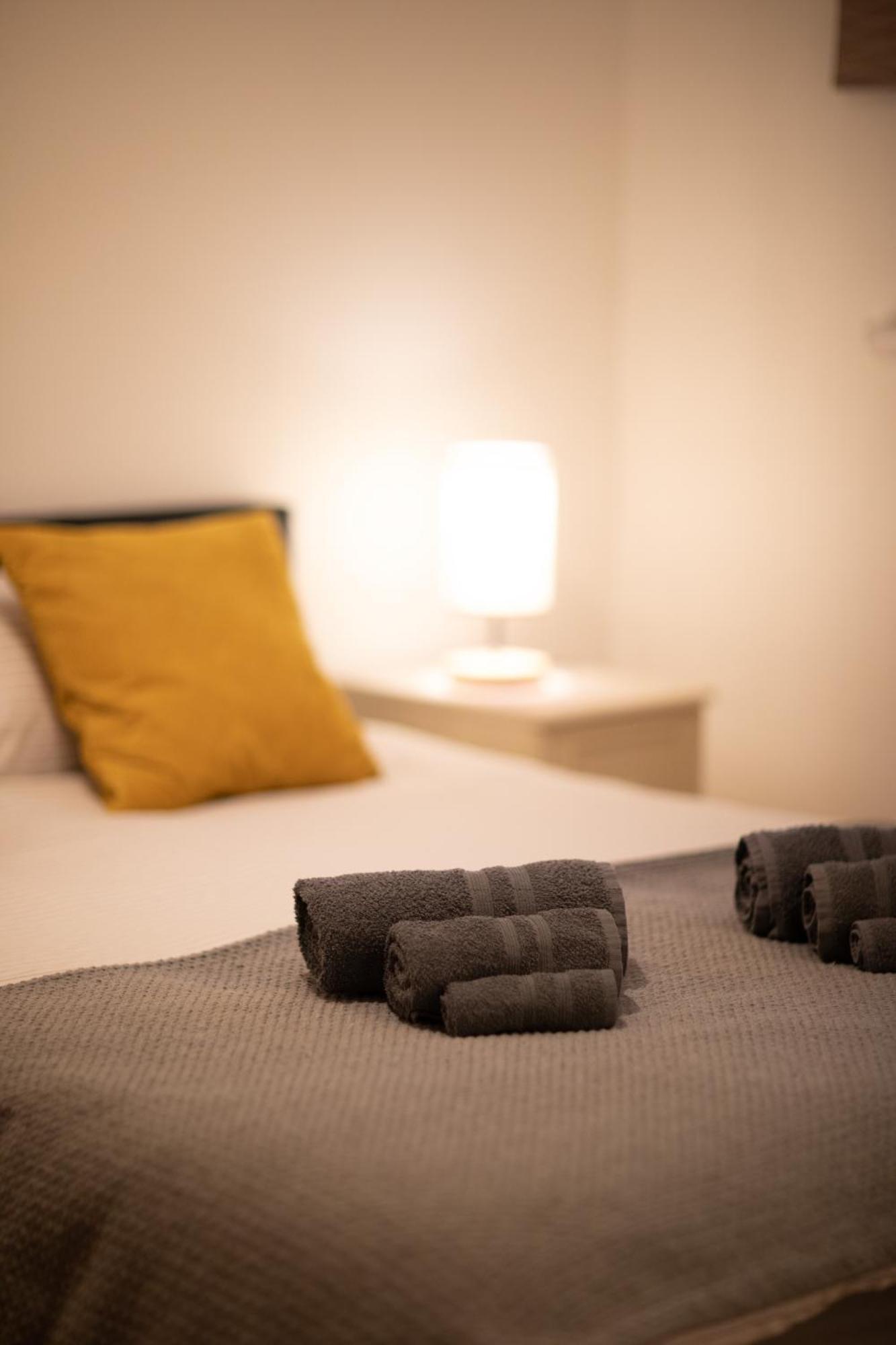 לונדון Bright And Spacious One Bedroom Apparment, Free Parking מראה חיצוני תמונה